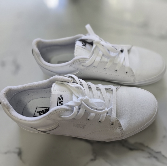 Vans - Picture 2 of 5